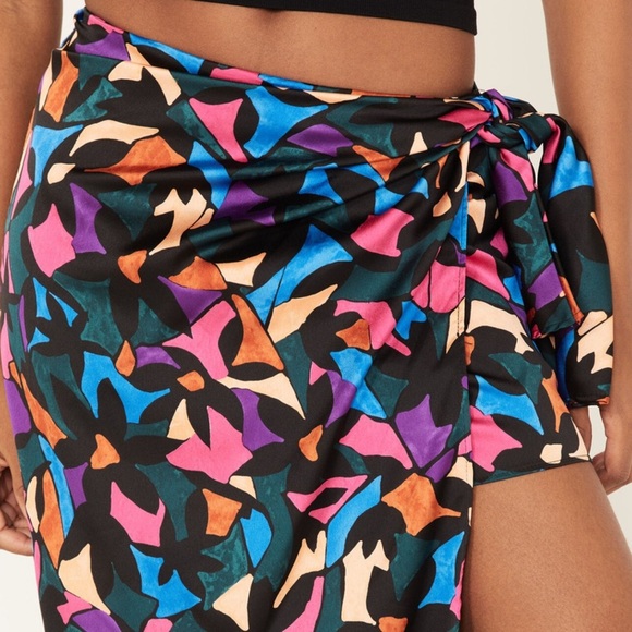 SHOW ME YOUR MUMU WOMEN'S WRAP ME UP MOSAIC PRINT SKIRT - Picture 5 of 10